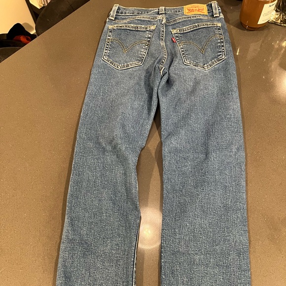 Levi’s Wedgie Fit Straight Leg Jeans - Picture 2 of 5